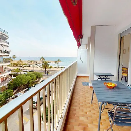 Grand 2 Pieces Climatise Avec Terrasse Et Garage Prive Pres De La - Fr-1-196-311 * Menton