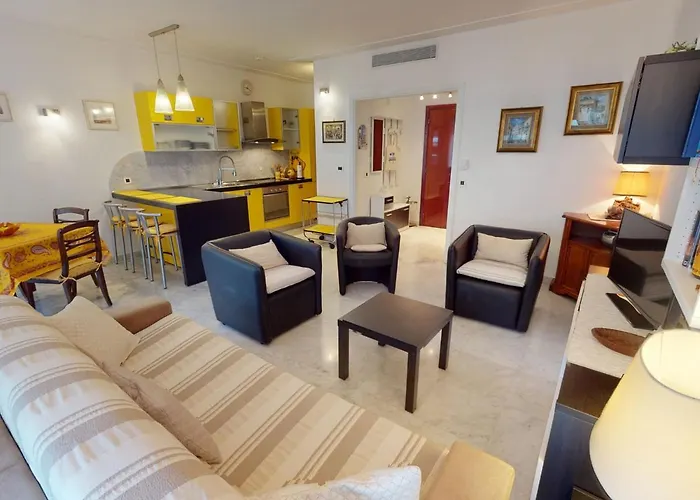 Διαμέρισμα Grand 2 Pieces Climatise Avec Terrasse Et Garage Prive Pres De La - Fr-1-196-311 Μεντόν