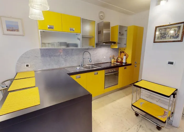 Grand 2 Pieces Climatise Avec Terrasse Et Garage Prive Pres De La - Fr-1-196-311 Апартаменти Мантон